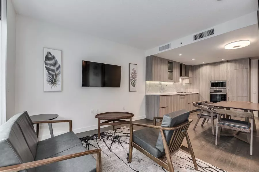 89 Nelson Street #209, Vancouver, BC V6Z 0E7