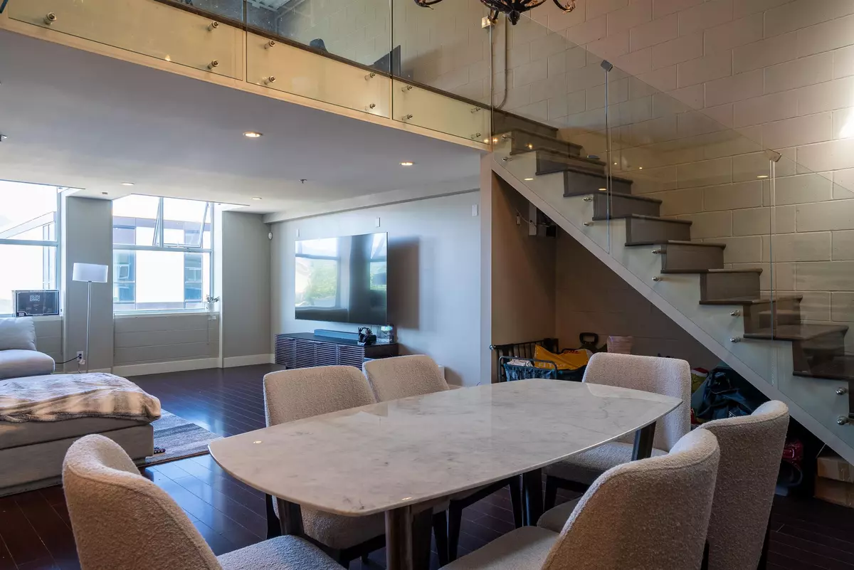 Vancouver, BC V6A 1W8,1220 E Pender ST #305