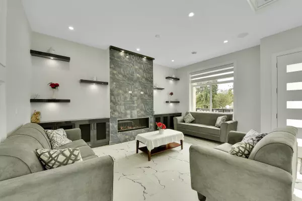Surrey, BC V3W 2C1,13557 67a AVE