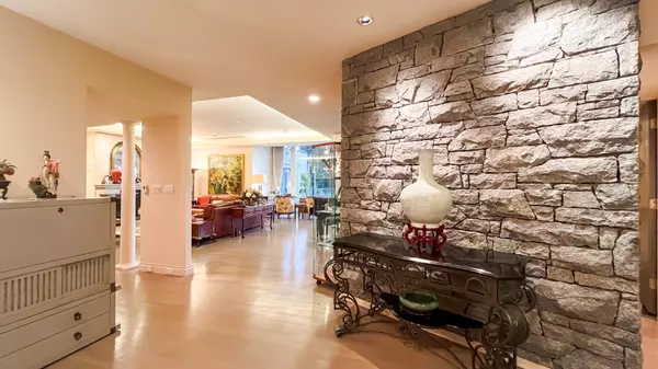 Vancouver, BC V6P 6C2,2388 SW Marine DR