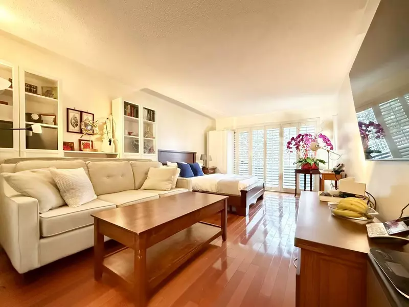 3875 W 4th AVE #205, Vancouver, BC V6R 4H8