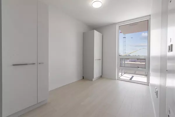 Vancouver, BC V5T 0K4,180 E 2nd AVE #727