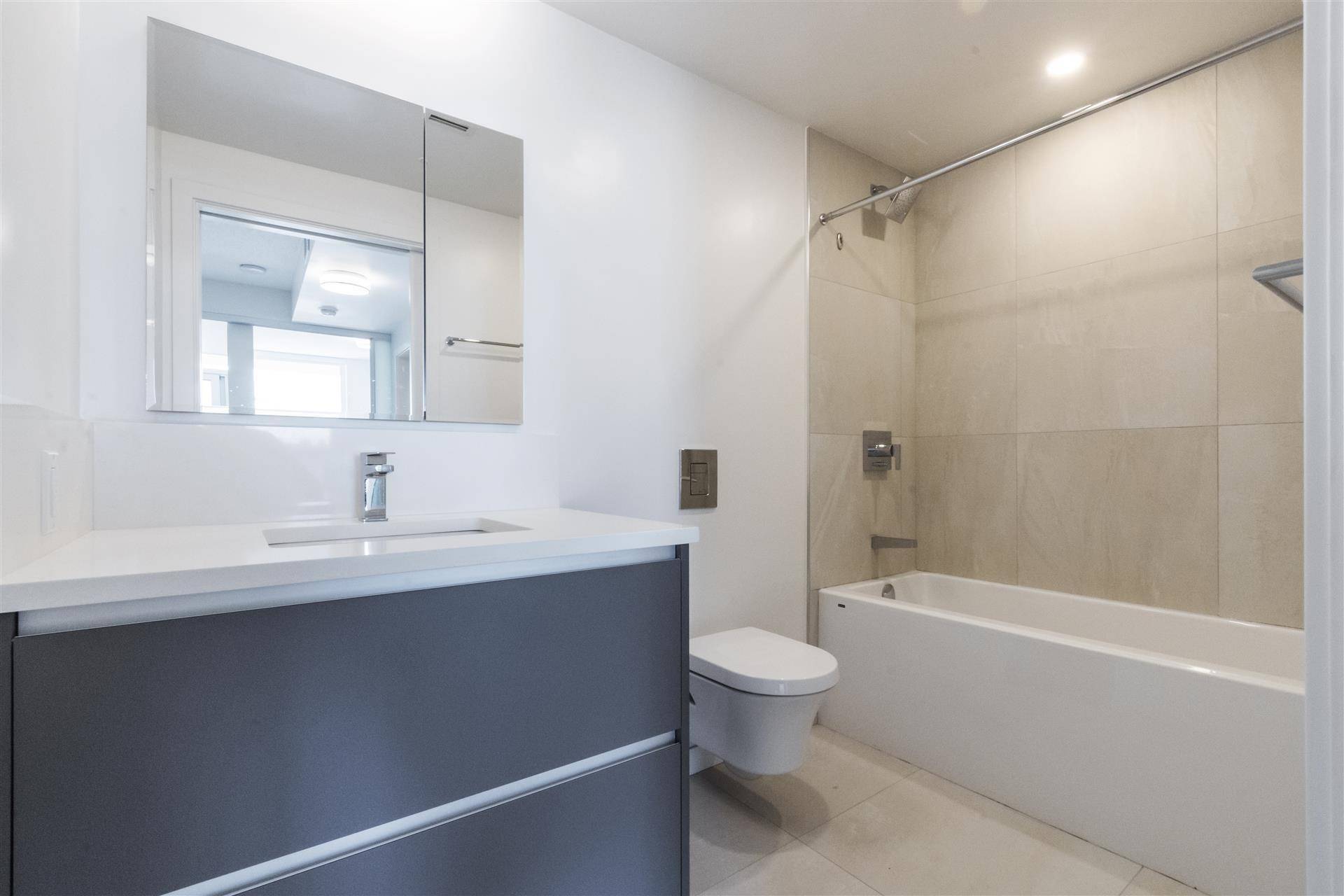 180 E 2nd AVE #727 Vancouver, BC V5T 0K4
