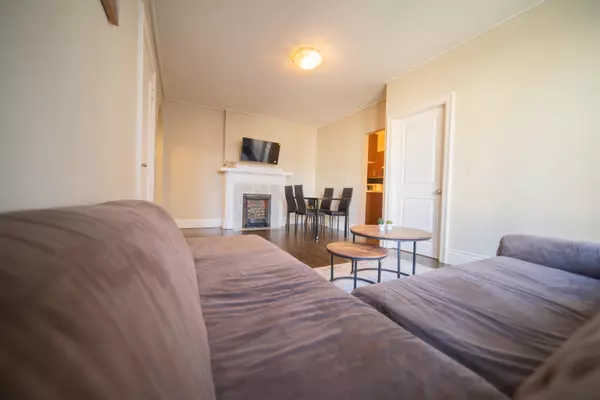 Vancouver, BC V6E 2B5,935 Jervis Street #14