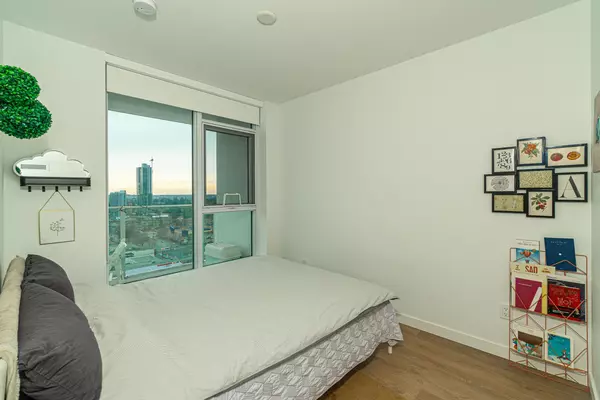 13685 102 AVE #2007 Surrey, BC V3T 1N7