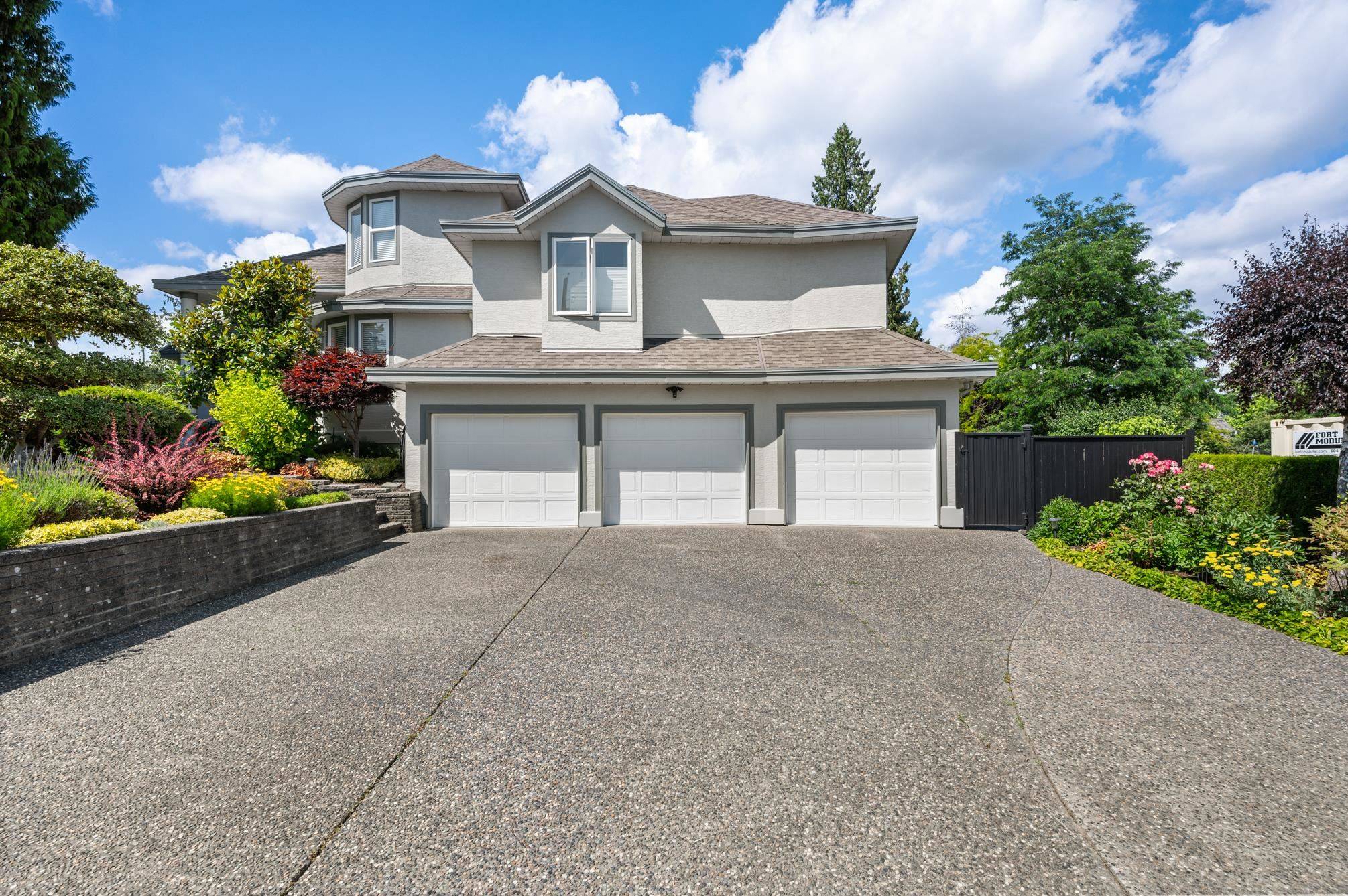 9012 162a ST, Surrey, BC V4N 3L6