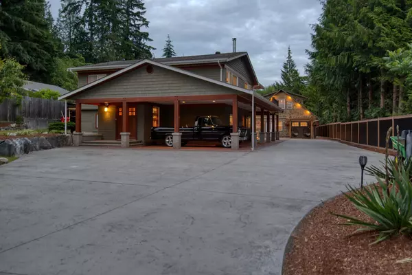 Sechelt, BC V7Z 0M4,5740-42 Nickerson RD