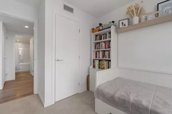 13350 Central AVE #3102 Surrey, BC V3T 0S1