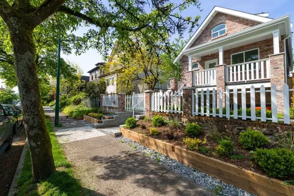 1161 Keefer ST, Vancouver, BC V6A 1Z2