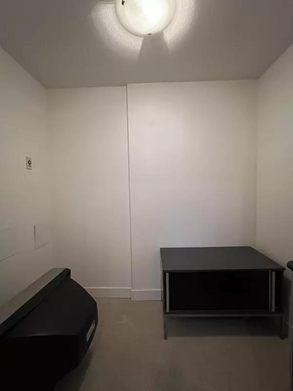 Vancouver, BC V6Z 3E1,1238 Burrard ST #807