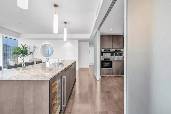 1011 W Cordova ST #3503 Vancouver, BC V6C 0B2