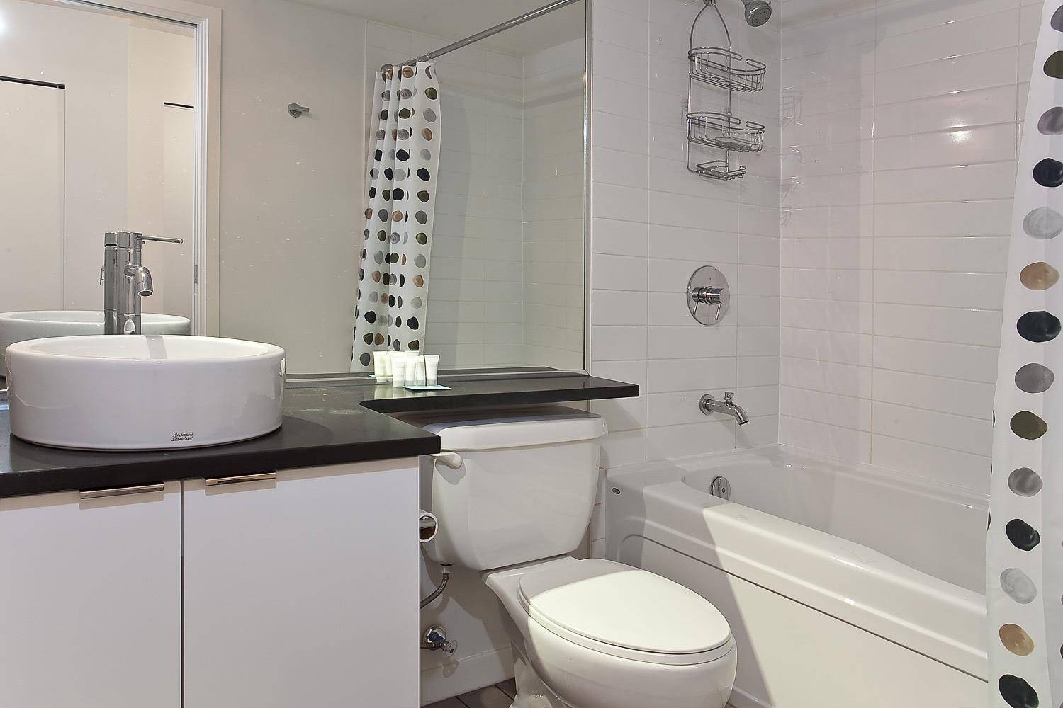 Vancouver, BC V6B 0E8,233 Robson Street #306