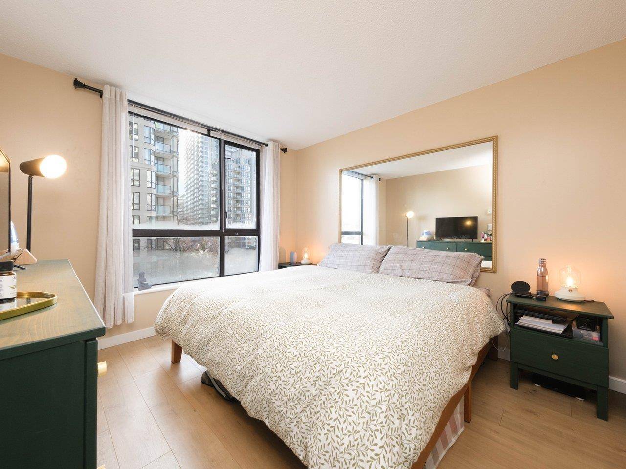 New Westminster, BC V3M 0B1,833 Agnes ST #306