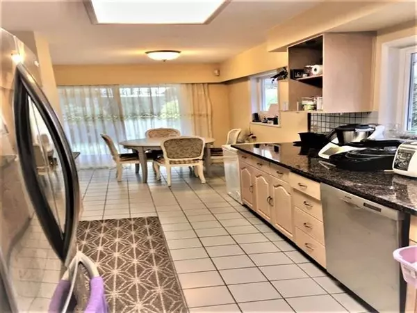 Vancouver, BC V6P 5L1,8295 Angus DR