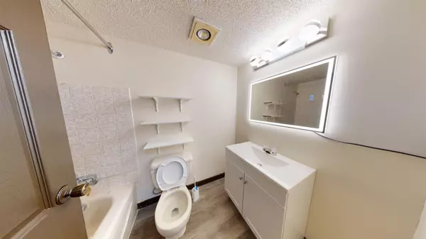 45598 Mcintosh DR #202 Chilliwack, BC V2P 7J3