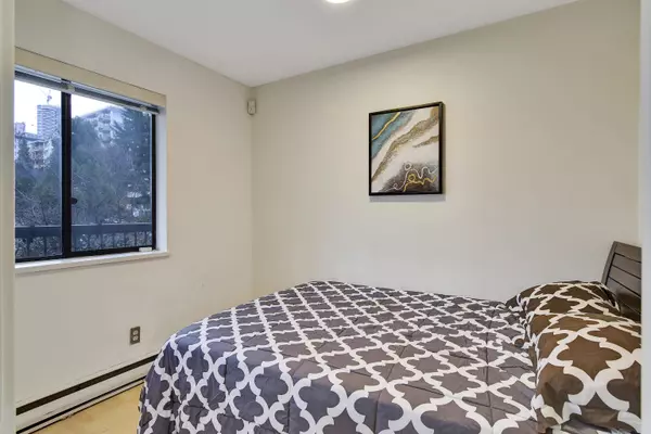 Vancouver, BC V6G 1G2,1405 Haro Street #202