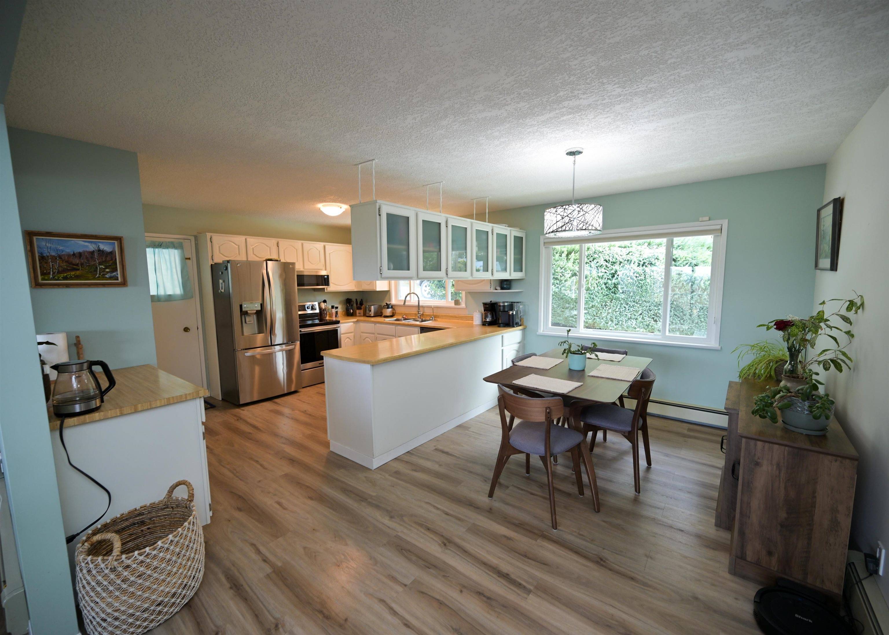 Pender Harbour, BC V0N 2H1,12873 Dogwood DR