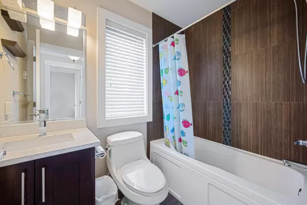 Port Coquitlam, BC V3B 0K5,1731 Prairie AVE #10