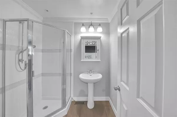 Surrey, BC V3S 4M9,5678 184 ST