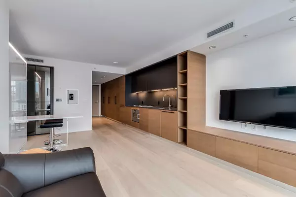 Vancouver, BC V6Z 0G7,1289 Hornby Street #2106