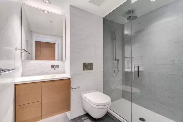 1289 Hornby Street #2106 Vancouver, BC V6Z 0G7