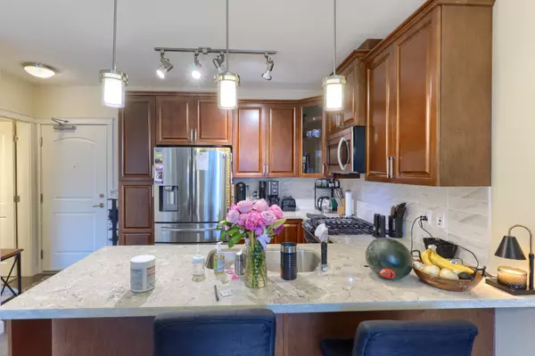 Surrey, BC V4P 0H2,3535 146a ST #502