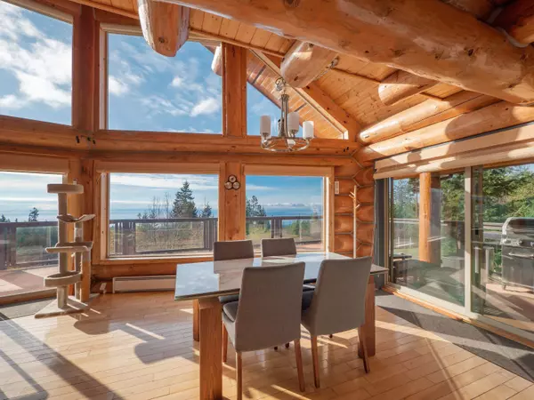 1041 Firburn RD Roberts Creek, BC V0N 2W5