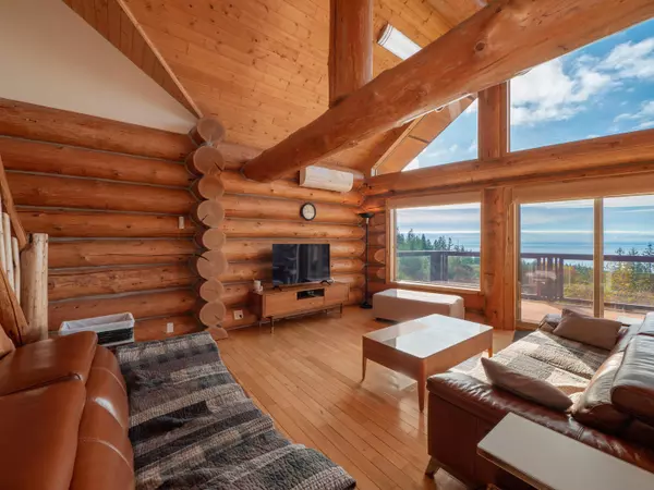 Roberts Creek, BC V0N 2W5,1041 Firburn RD