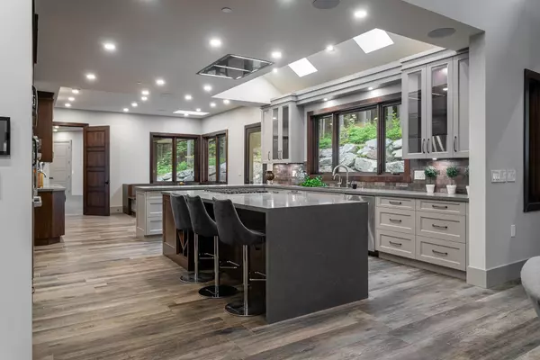 3299 Black Bear WAY Anmore, BC V3H 5G6