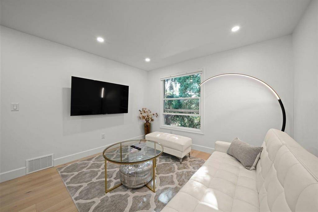 Vancouver, BC V5L 3P3,1620 Mclean DR
