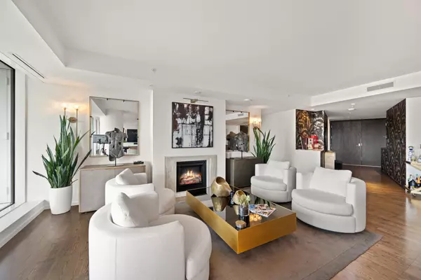 Vancouver, BC V6C 0B2,1011 W Cordova ST #2808