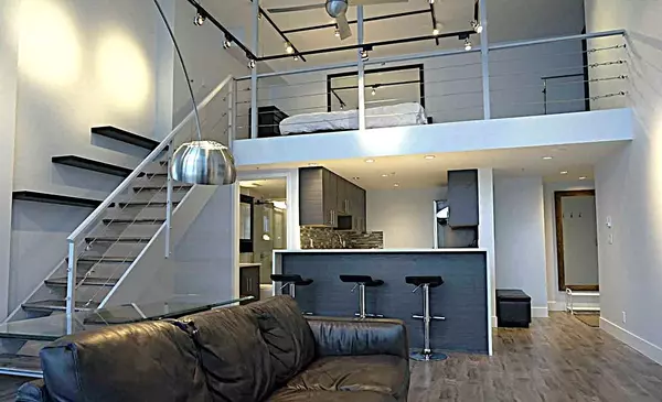 Vancouver, BC V6B 6J3,1238 Seymour ST #905