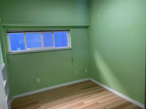 Vancouver, BC V5R 2J8,4904 Rupert ST