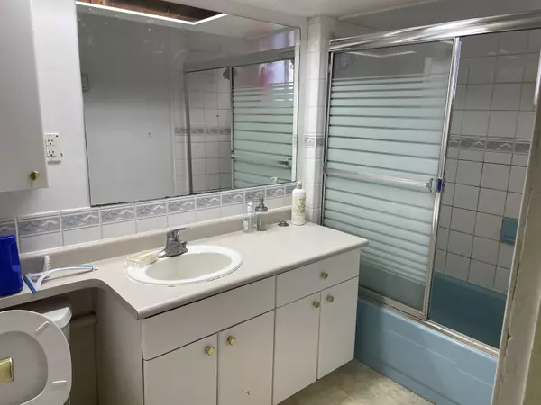 Vancouver, BC V5R 2J8,4904 Rupert ST