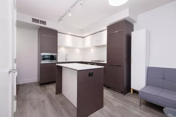 5233 Gilbert RD #628 Richmond, BC V7C 0B3