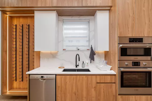 Surrey, BC V3T 2S8,13098 112a AVE