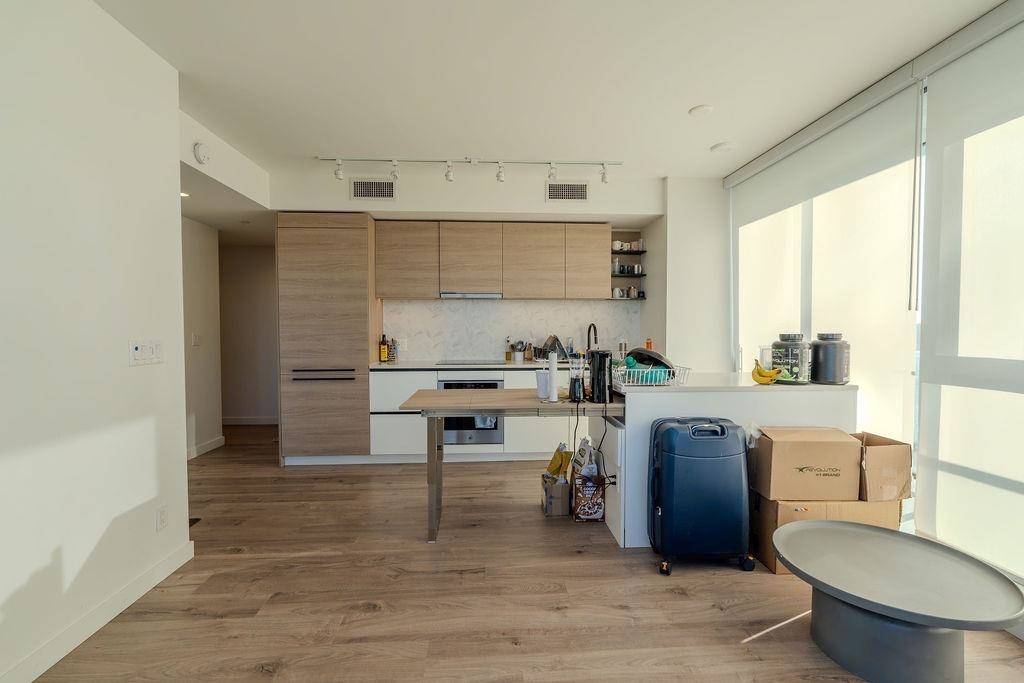 13428 105 AVE #1310 Surrey, BC V3T 0S6