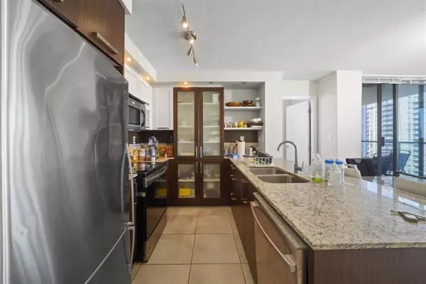 Coquitlam, BC V3B 0G2,2980 Atlantic AVE #1803