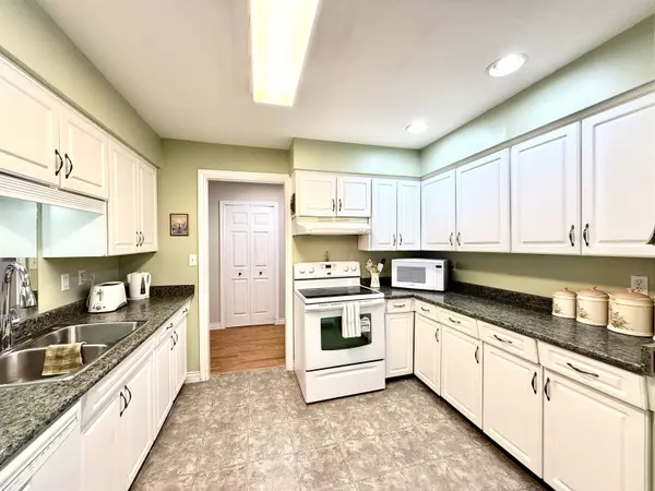 Abbotsford, BC V2T 6N8,32040 Peardonville RD #204