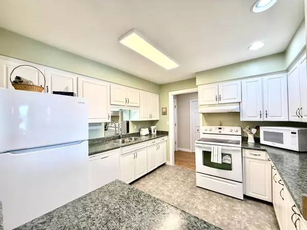 Abbotsford, BC V2T 6N8,32040 Peardonville RD #204