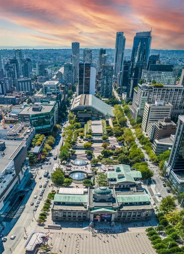 Vancouver, BC V6C 0B5,667 Howe ST #4101