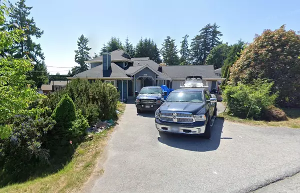 6181 Baillie RD, Sechelt, BC V7Z 0M2