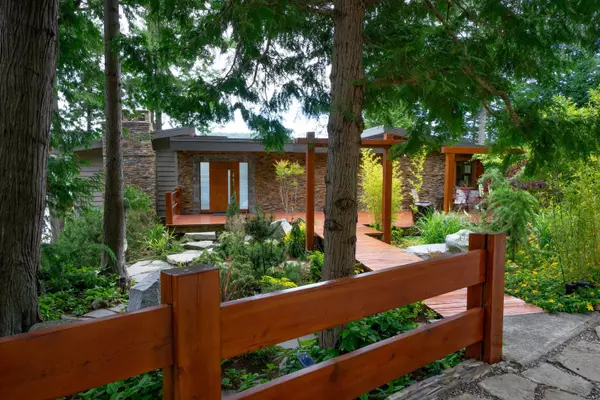 7909 Bedwell DR Pender Island, BC V0N 2M2