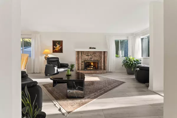 Richmond, BC V7E 5L8,10522 Kozier DR #2