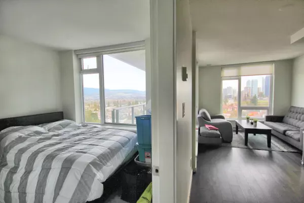 Vancouver, BC V5R 0E3,5515 Boundary RD #2605