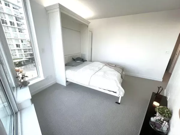 Vancouver, BC V5N 0G5,4638 Gladstone ST #809