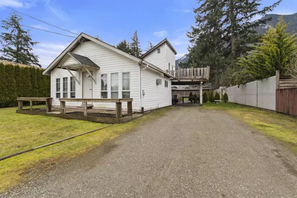 632 Commission ST, Hope, BC V0X 1L0