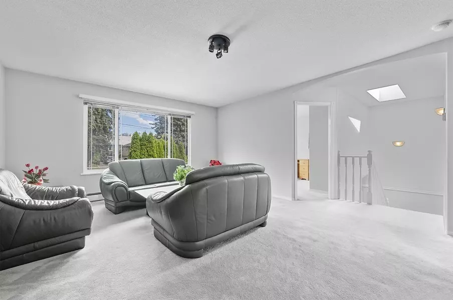 620 Thirteenth ST, New Westminster, BC V3M 4M4