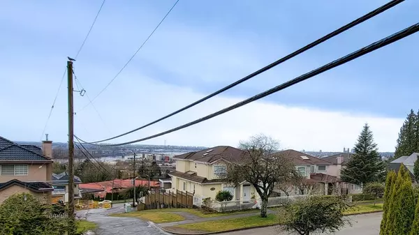 Vancouver, BC V5P 2P2,2155 Burquitlam DR