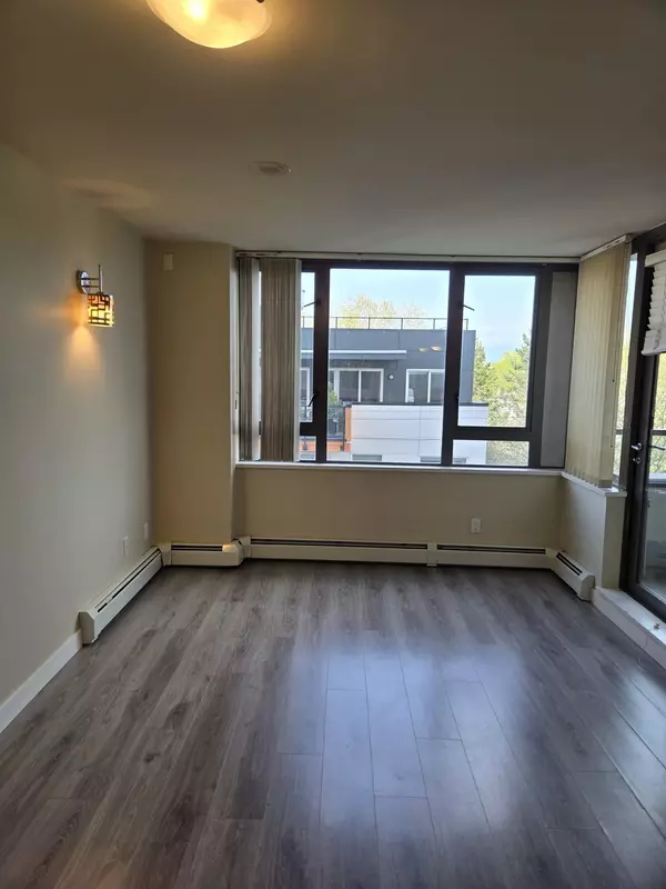 Vancouver, BC V5R 0C3,2689 Kingsway #512